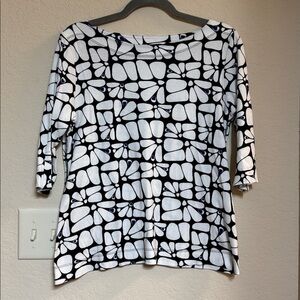 Westbound Monochrome Abstract 3/4 Sleeve Top with Blue Accents Size M